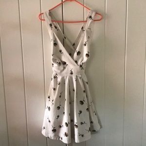 Free People criss-cross back flower dress 🌻